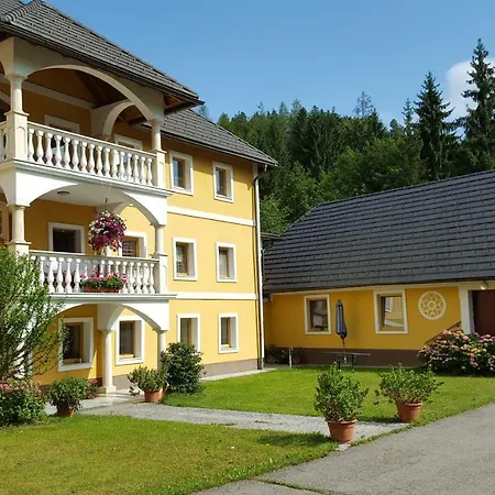 Ferienwohnungen Gut Seebacher Klagenfurt am Woerthersee Exterior photo